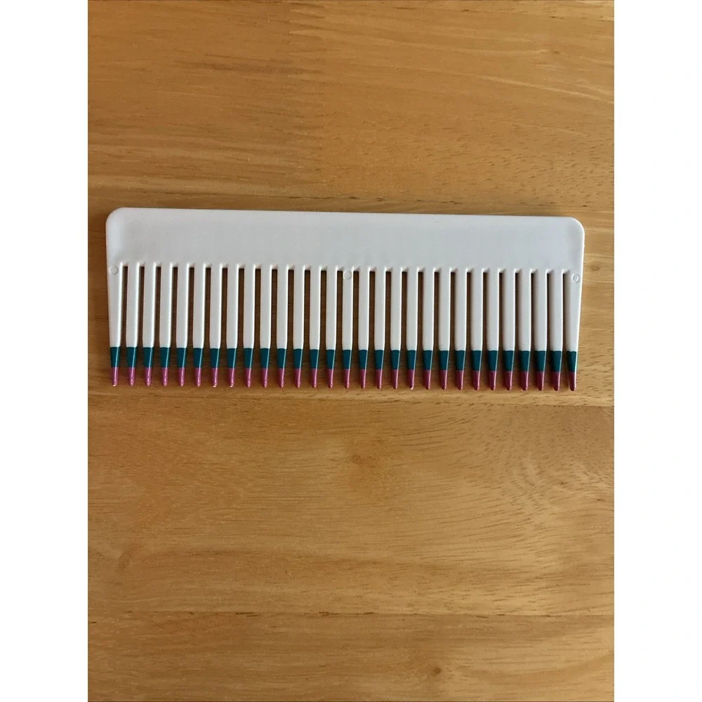 VTG Mebco Twice Dipped Detangling Comb Retro 80s